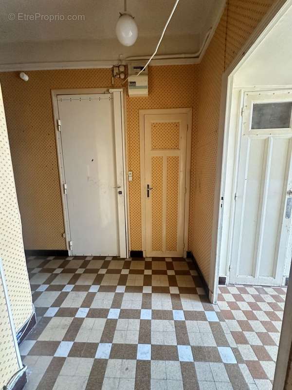 hall d&#039;entrée - Appartement à MARSEILLE-5E