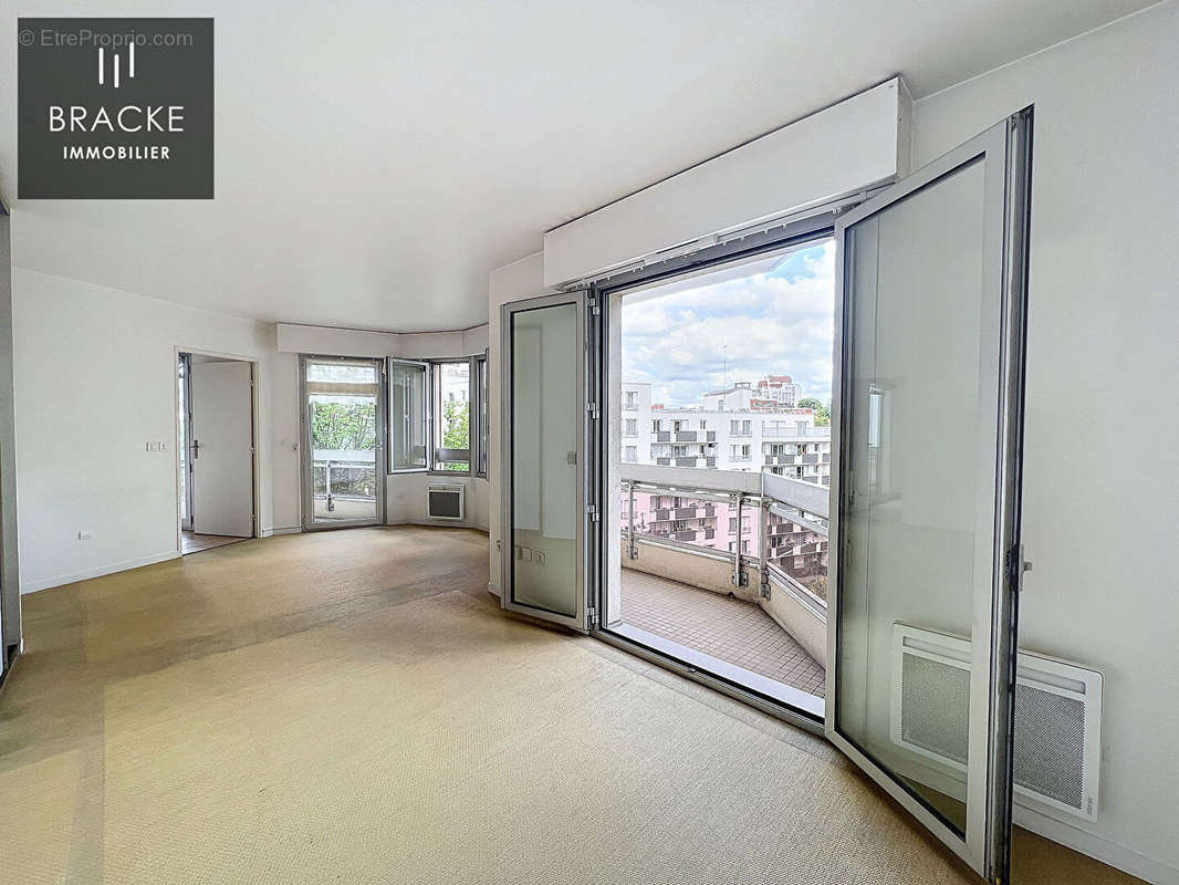 Appartement à COURBEVOIE