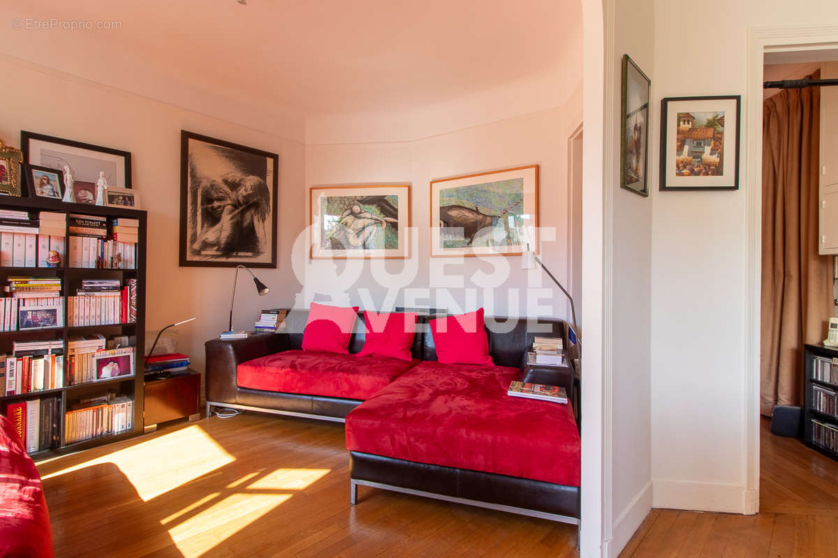 Appartement à PARIS-16E