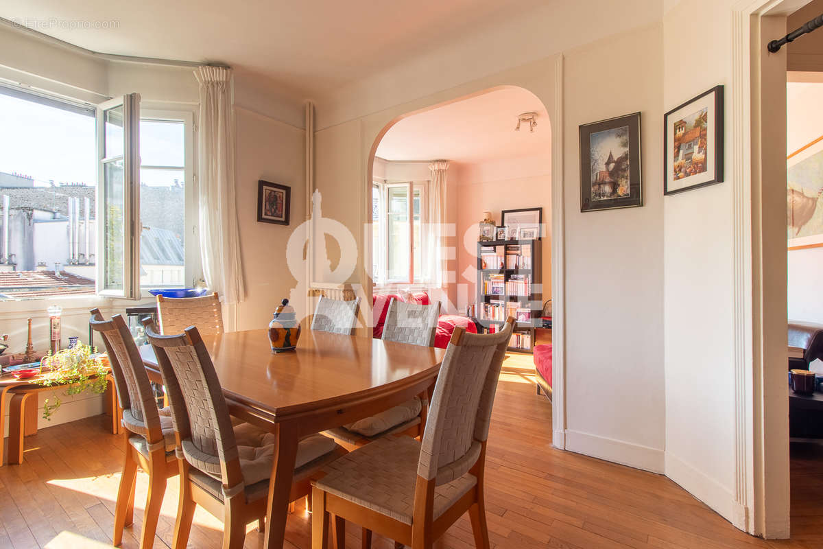 Appartement à PARIS-16E