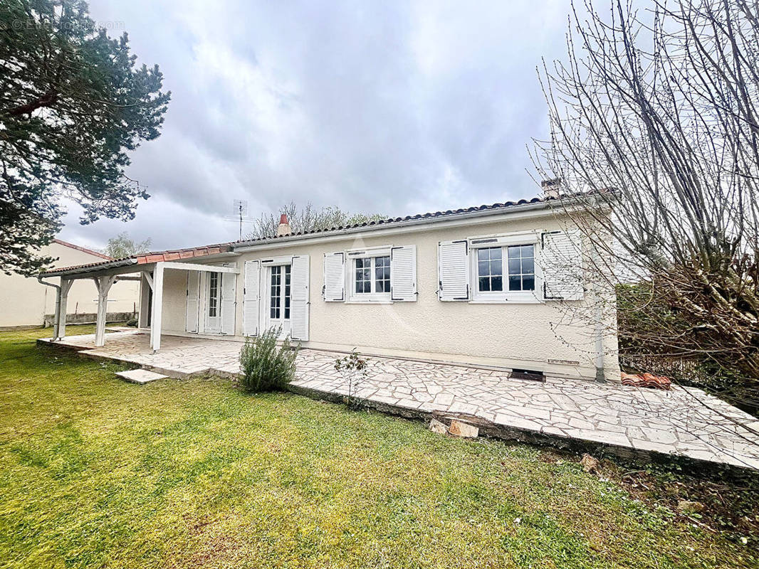 Maison à VOUNEUIL-SOUS-BIARD