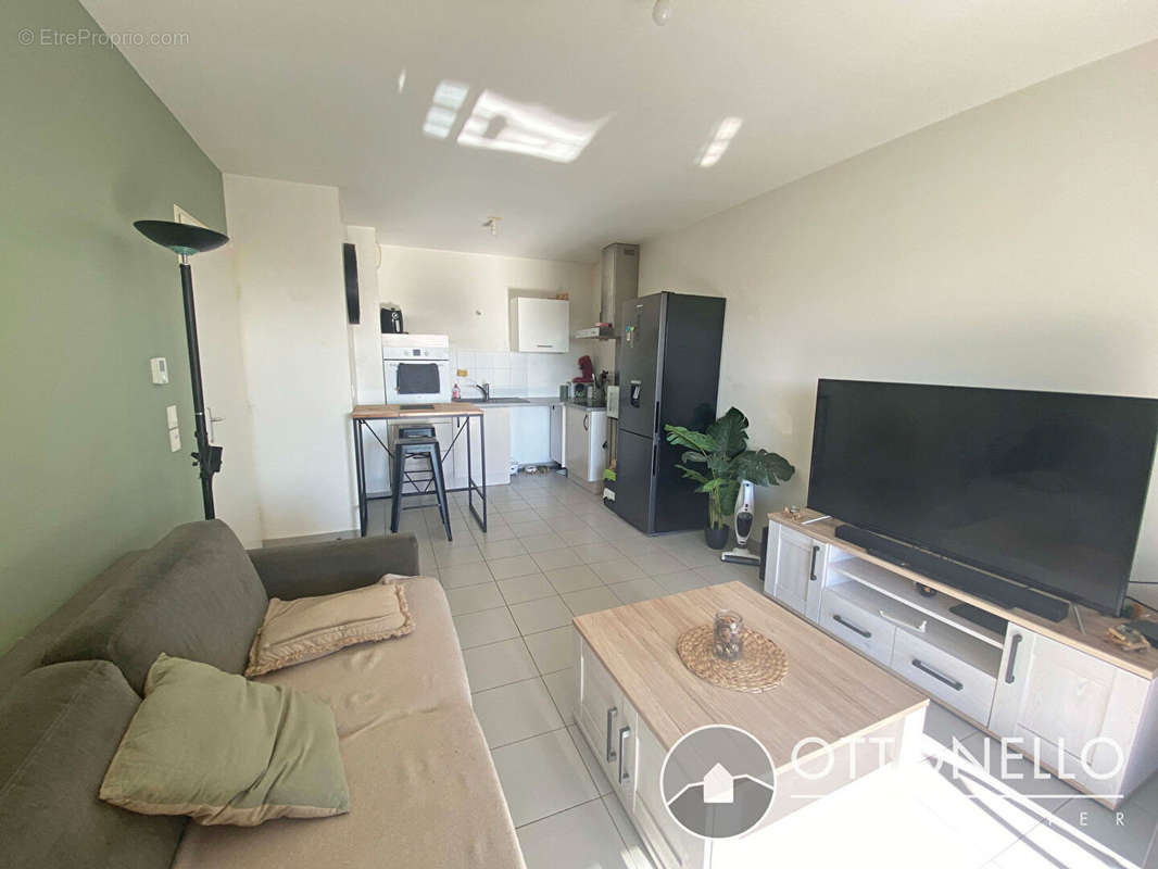 Appartement à ROQUEBRUNE-SUR-ARGENS