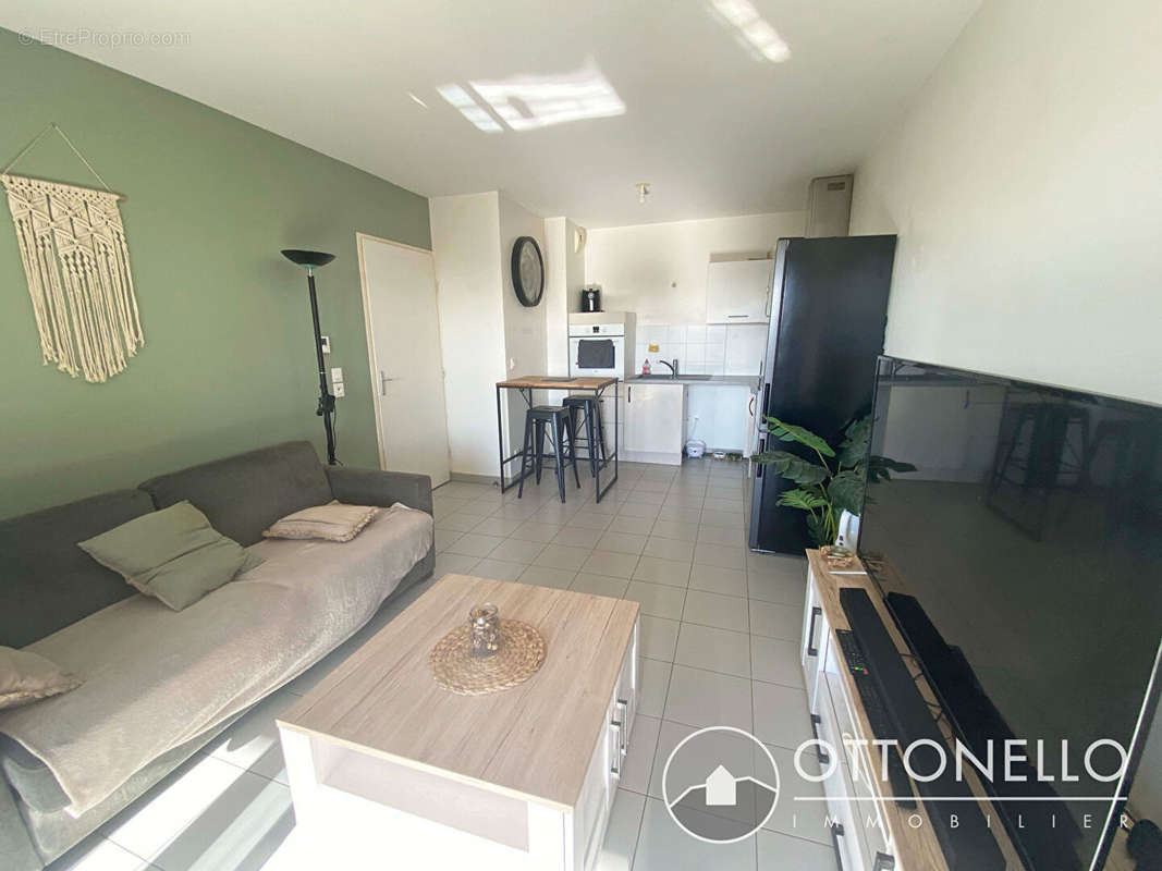 Appartement à ROQUEBRUNE-SUR-ARGENS