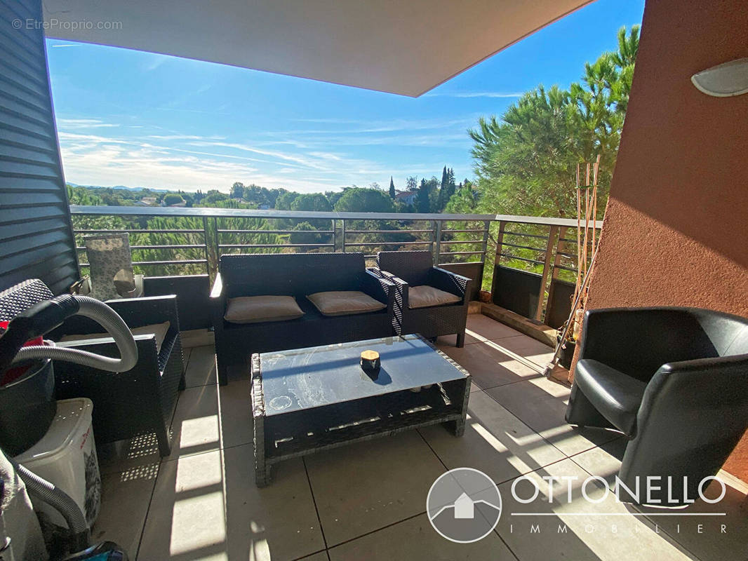 Appartement à ROQUEBRUNE-SUR-ARGENS