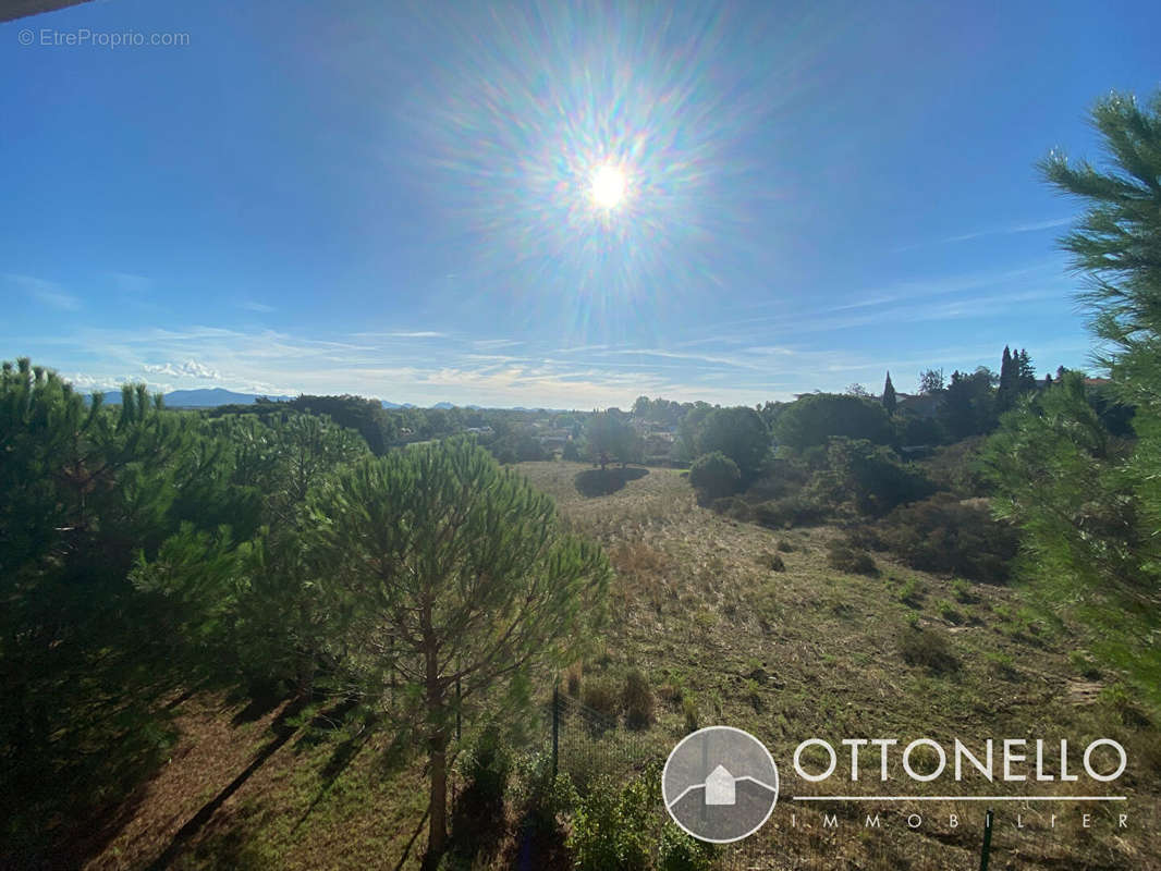 Appartement à ROQUEBRUNE-SUR-ARGENS