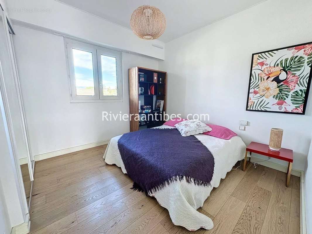 Appartement à VALLAURIS