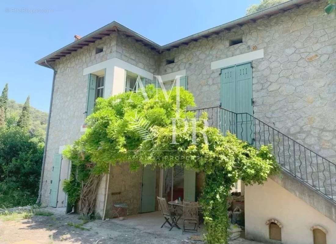 Maison à MOUGINS