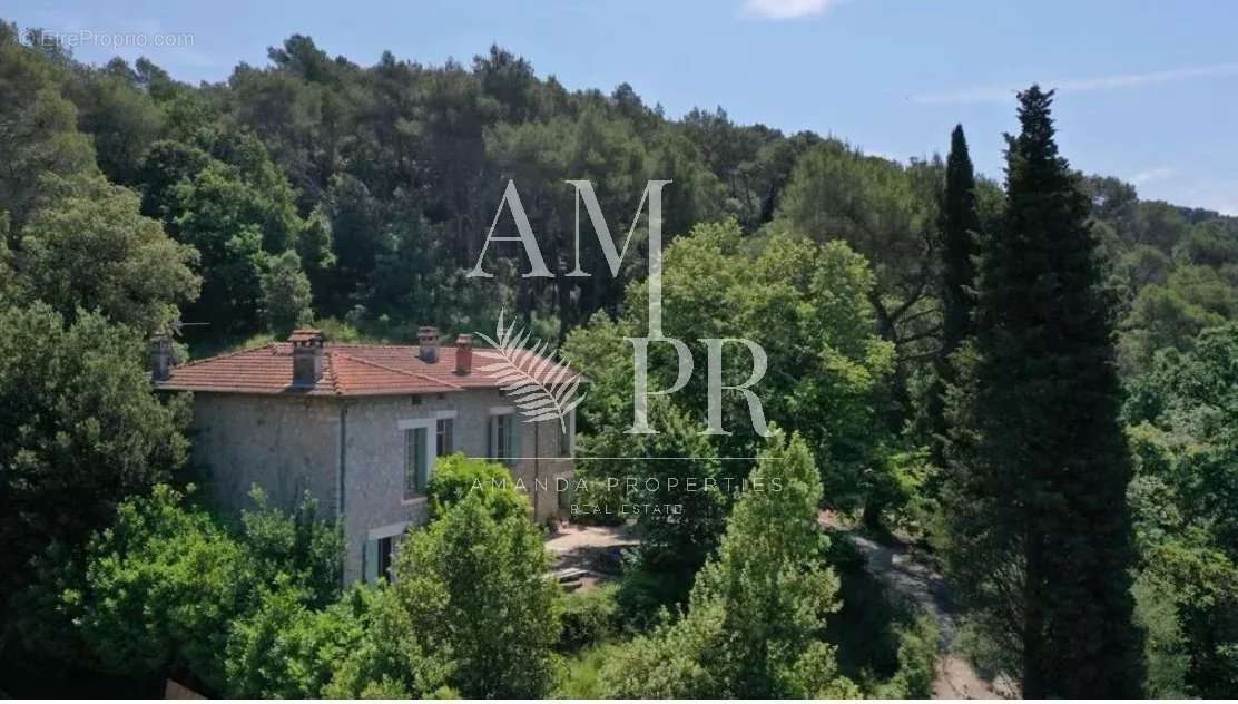 Maison à MOUGINS