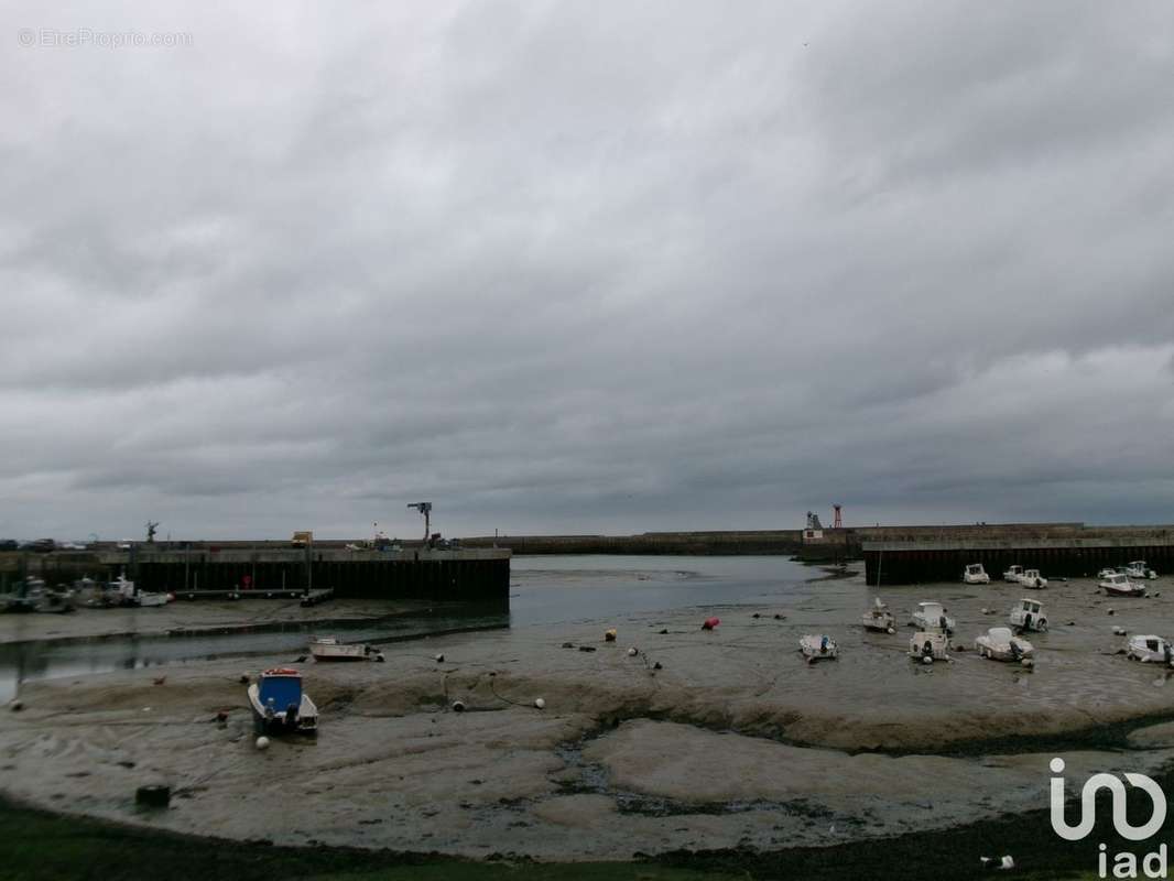 Photo 2 - Terrain à PORT-EN-BESSIN-HUPPAIN