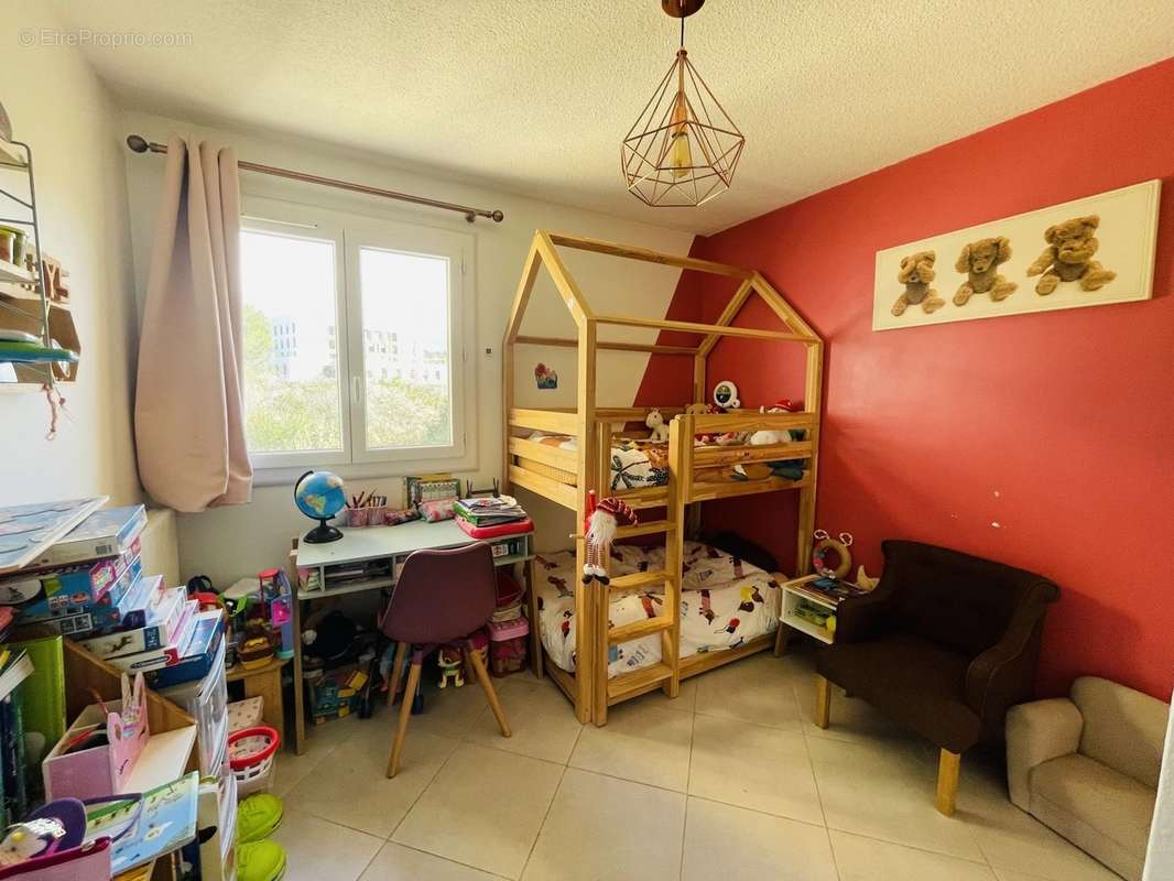 Appartement à CONTES