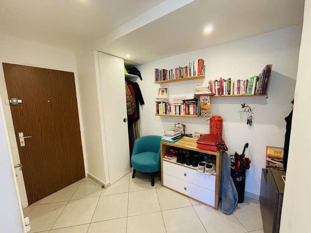 Appartement à CONTES