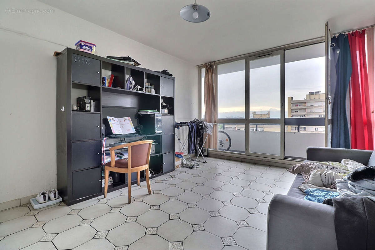 Appartement à AUBERVILLIERS