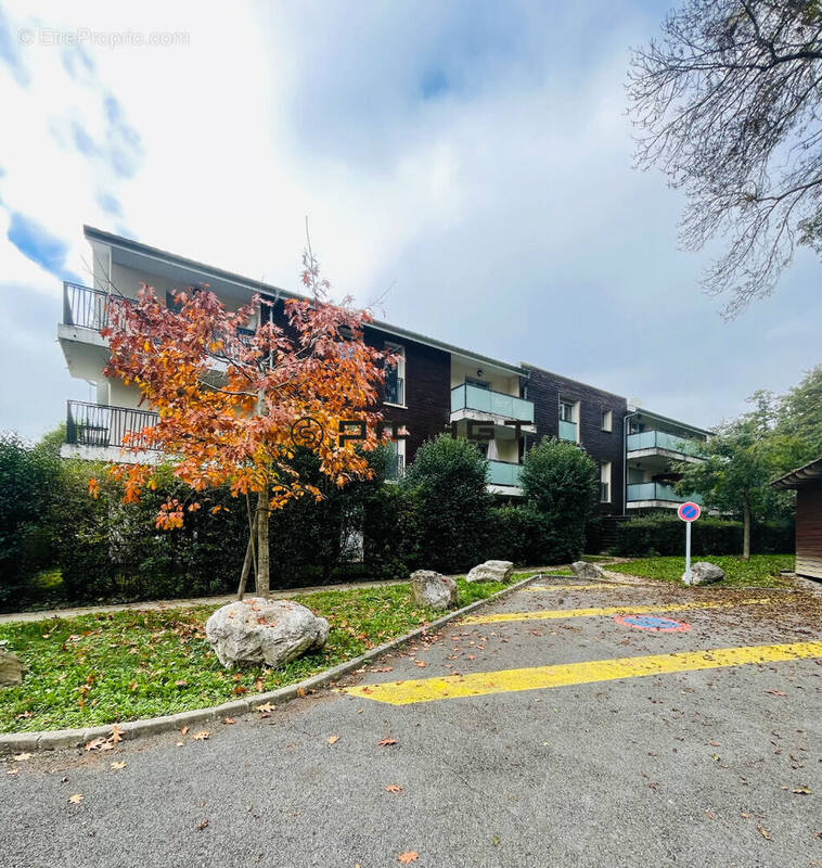 Appartement à SAINT-GENIS-POUILLY