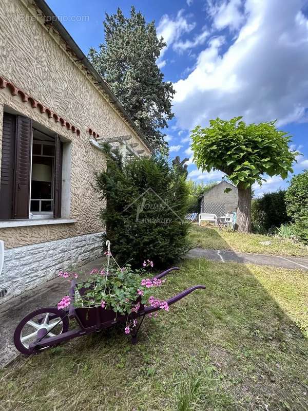 Maison à ETROUSSAT