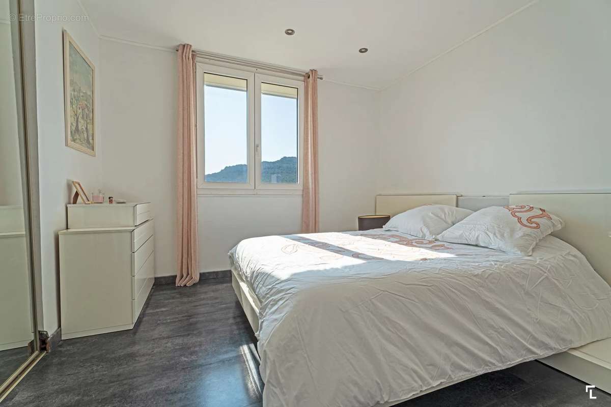 Appartement à MARSEILLE-8E