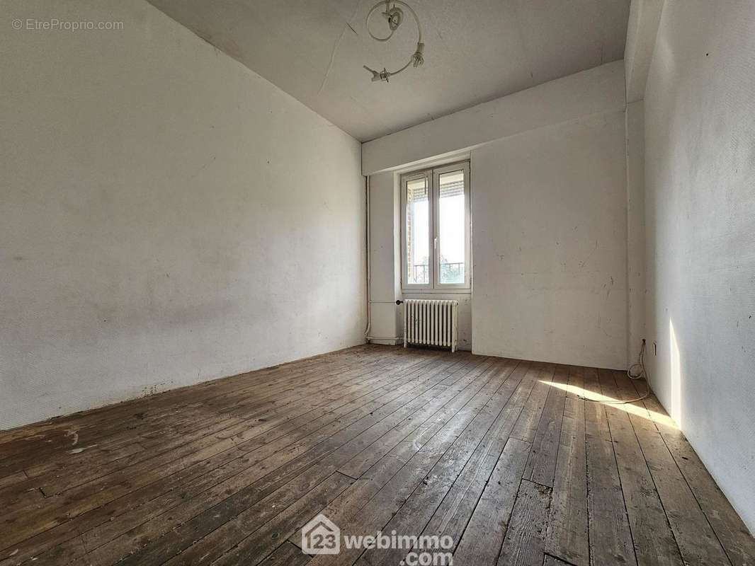 La deuxième chambre de 10m² - Maison à SISSONNE