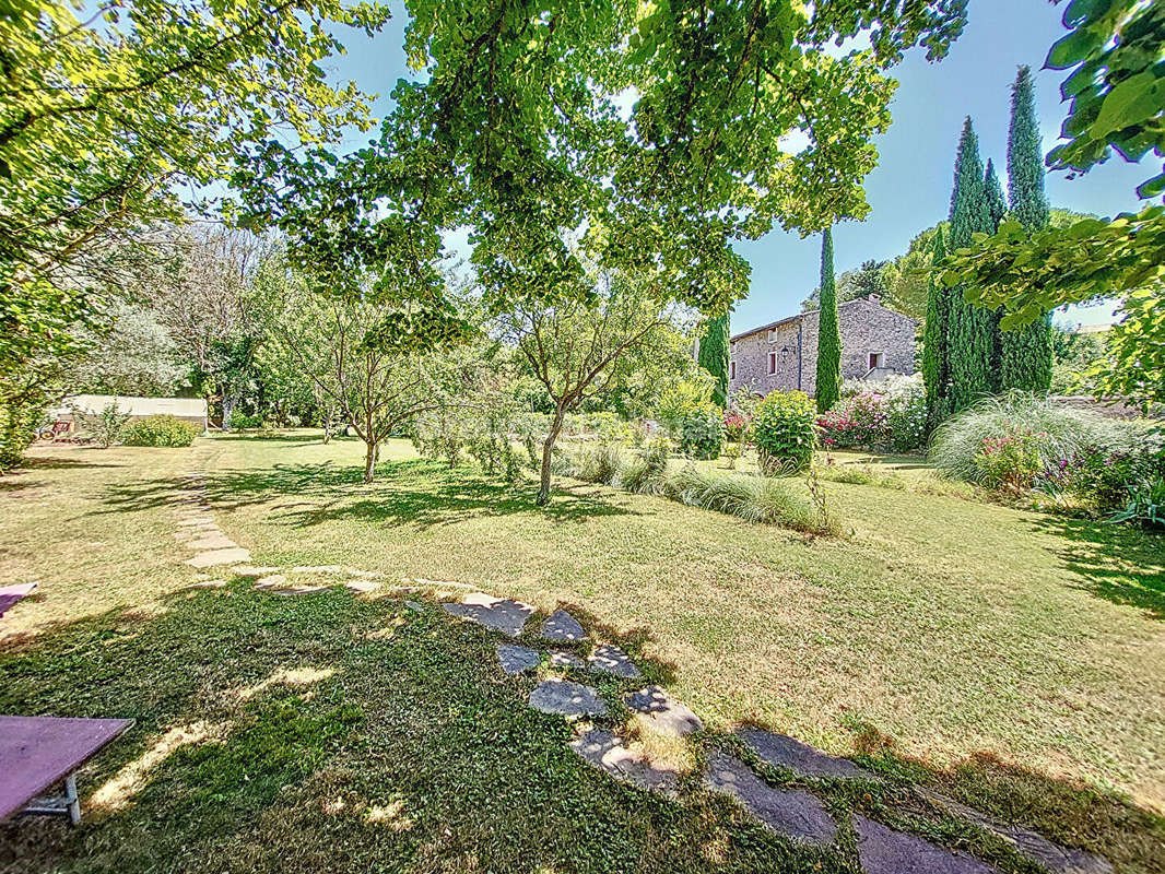 Maison à FLASSANS-SUR-ISSOLE