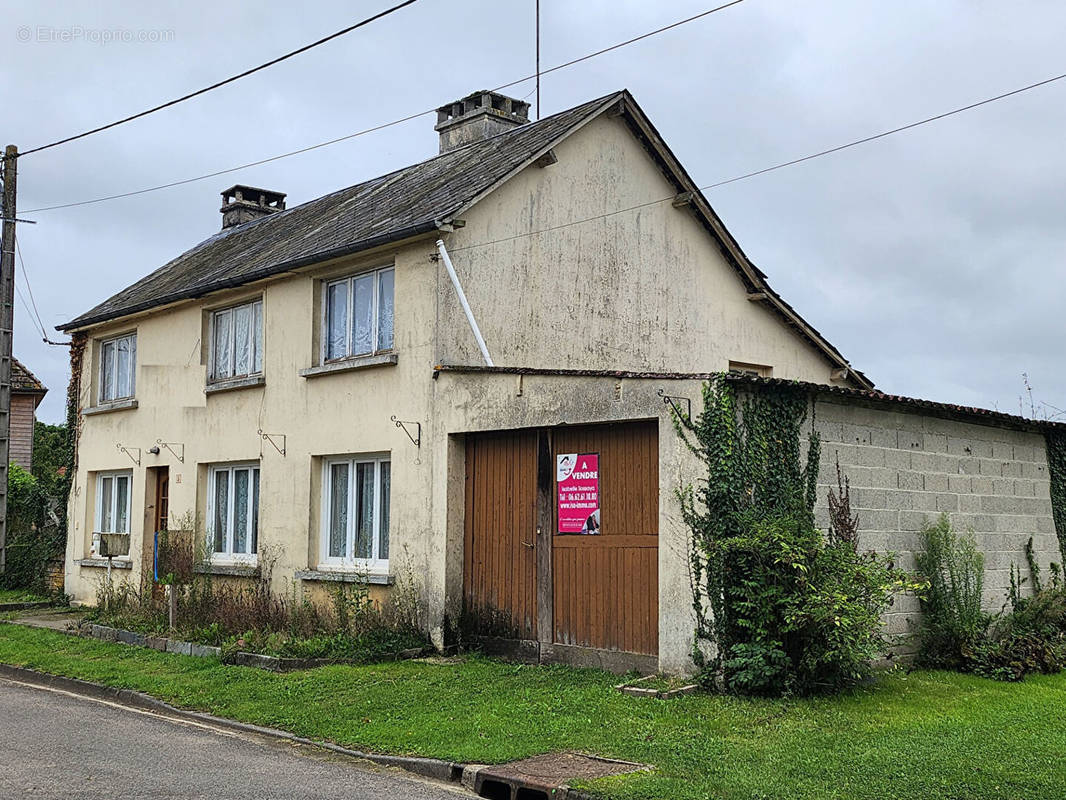 Maison à CREVECOEUR-LE-GRAND