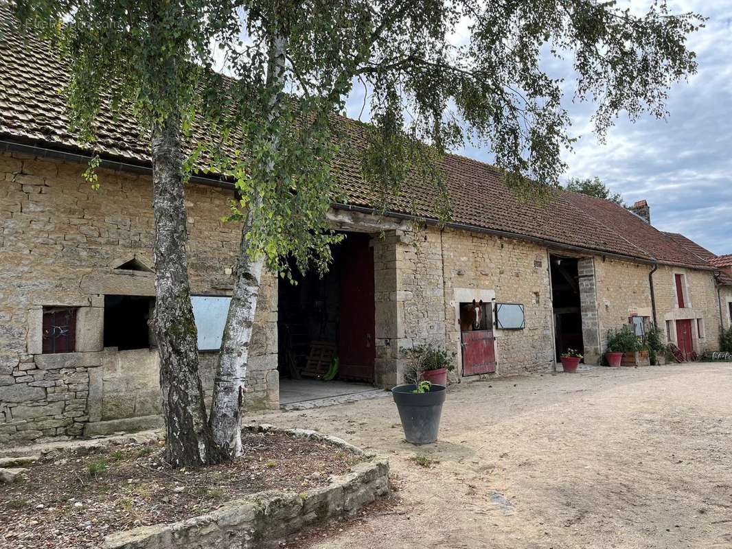 Maison à POUILLY-EN-AUXOIS