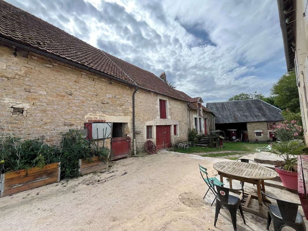 Maison à POUILLY-EN-AUXOIS