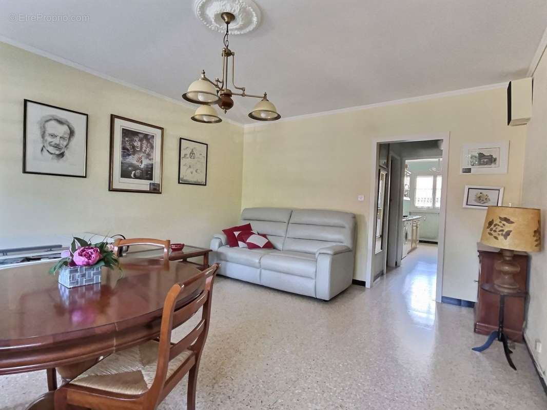 Appartement à HYERES