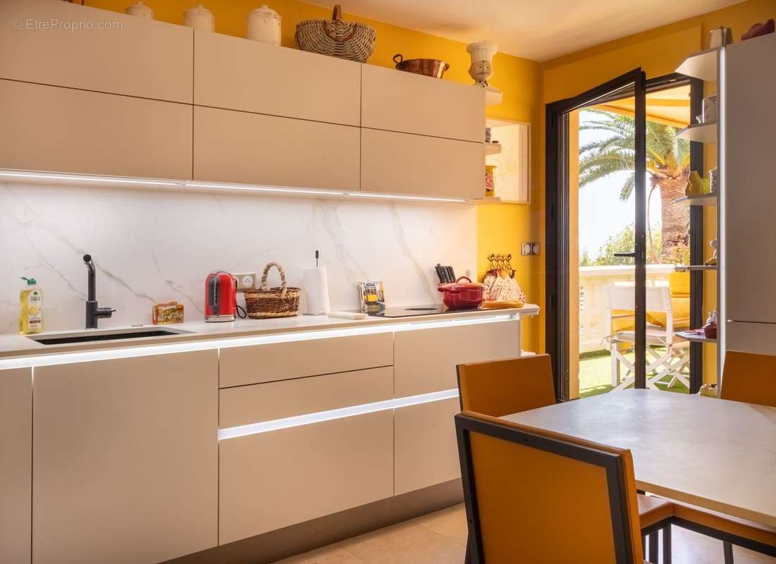 Appartement à HYERES