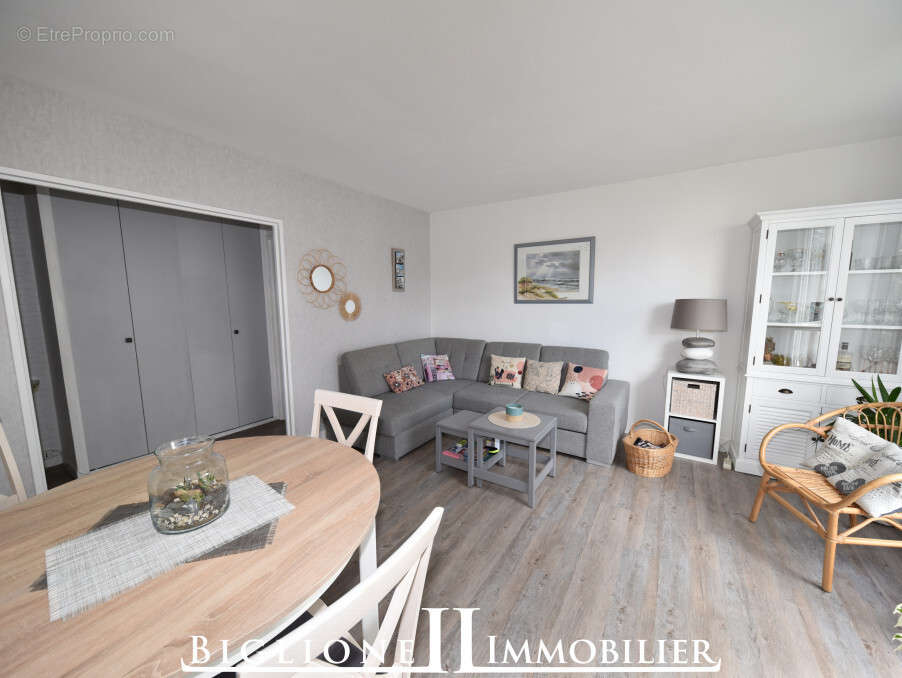 Appartement à COUBRON