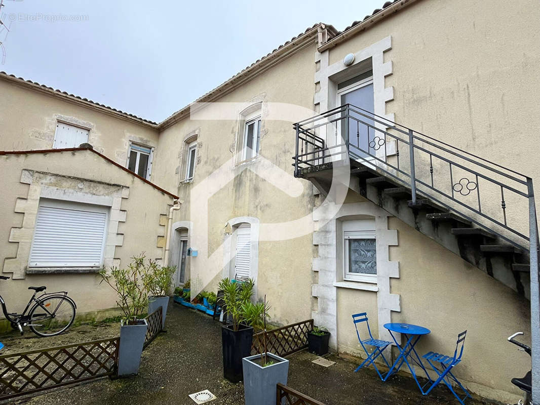 Appartement à BOURCEFRANC-LE-CHAPUS