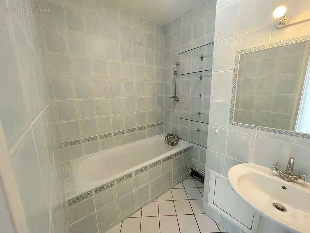 Appartement à PARIS-20E