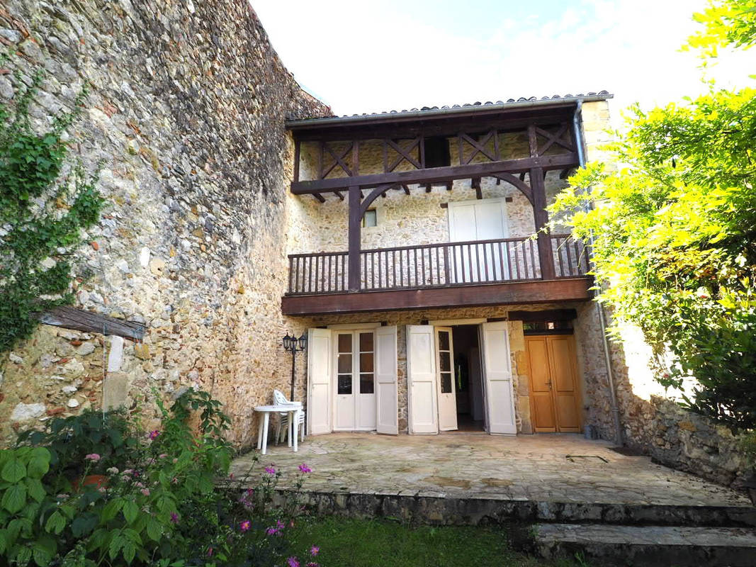 Maison à AURIGNAC