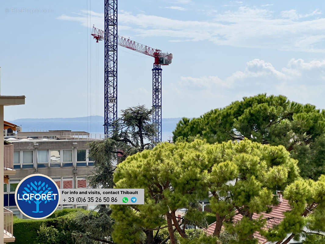 Appartement à SAINT-LAURENT-DU-VAR