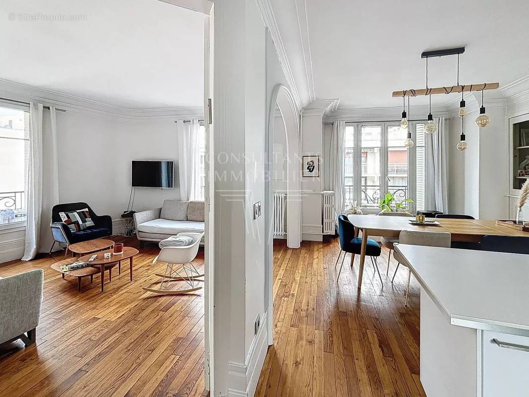 Appartement à NEUILLY-SUR-SEINE