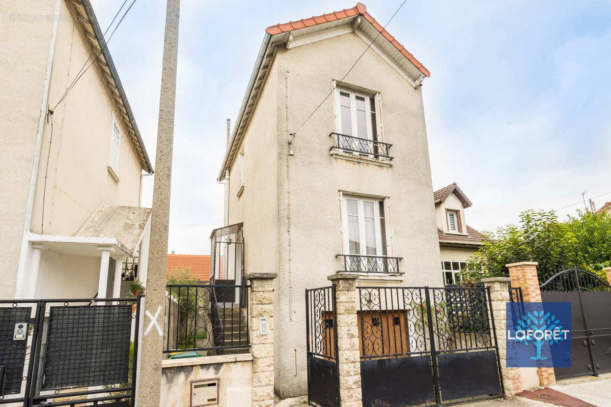 Maison à LES PAVILLONS-SOUS-BOIS