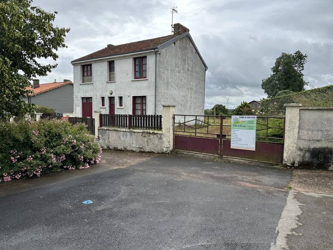 Maison à FAYE-L&#039;ABBESSE