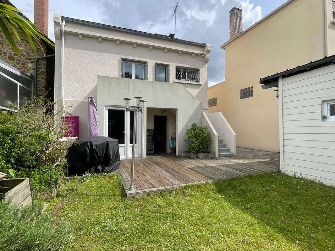 Maison à SARTROUVILLE