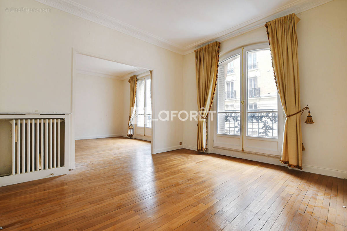 Appartement à PARIS-15E