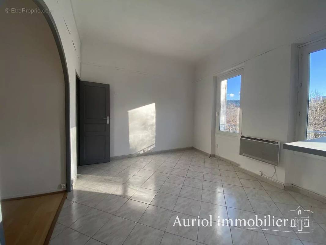 Appartement à AURIOL