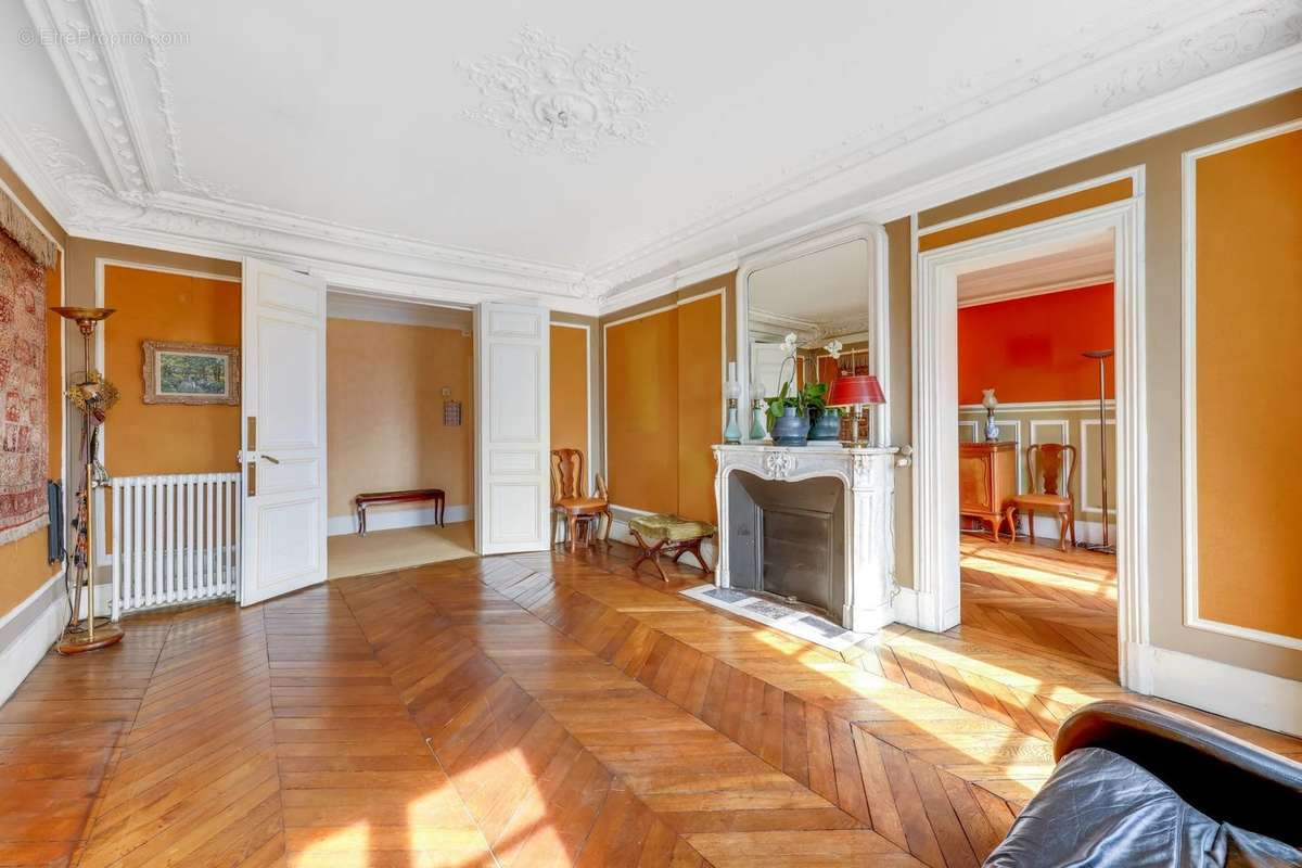 Appartement à NEUILLY-SUR-SEINE