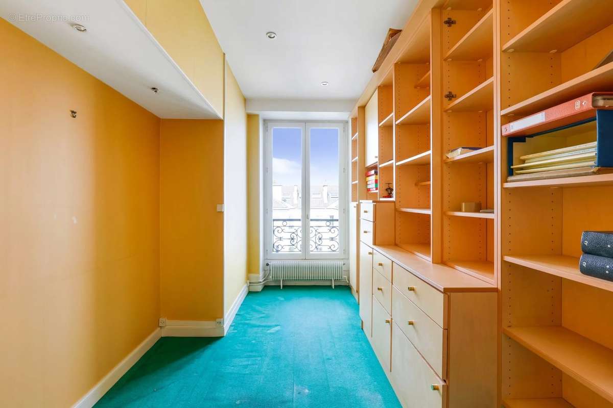 Appartement à NEUILLY-SUR-SEINE