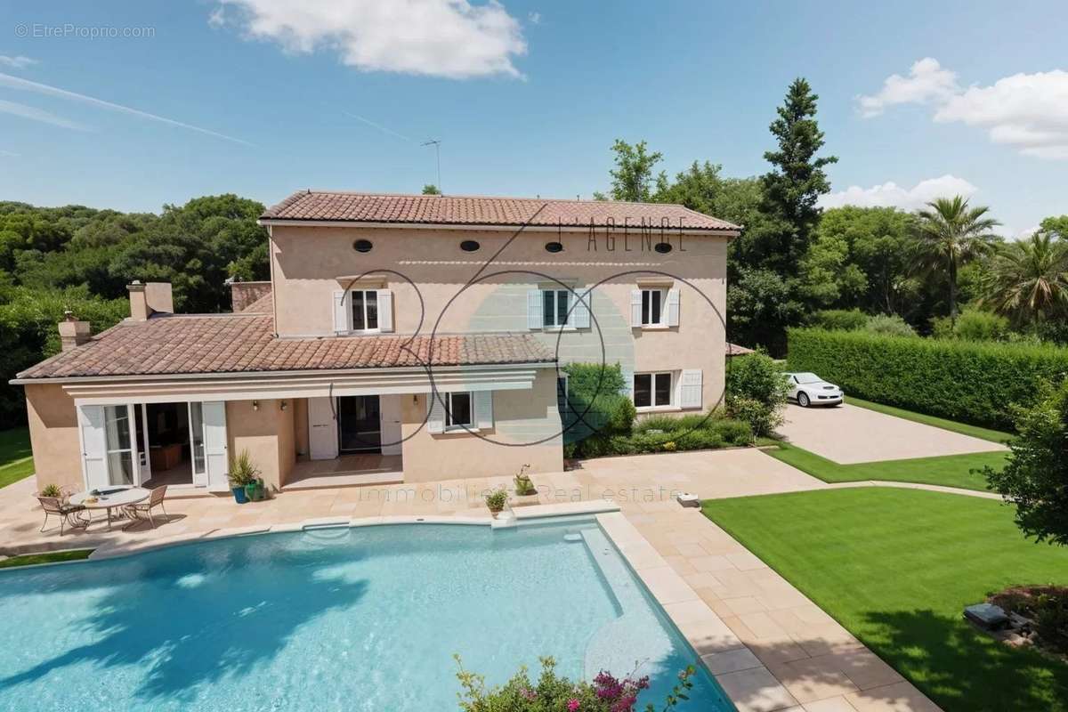 Maison à MOUGINS