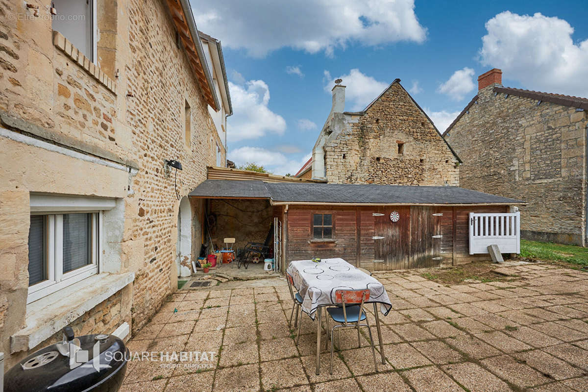 Maison à LAIZE-LA-VILLE