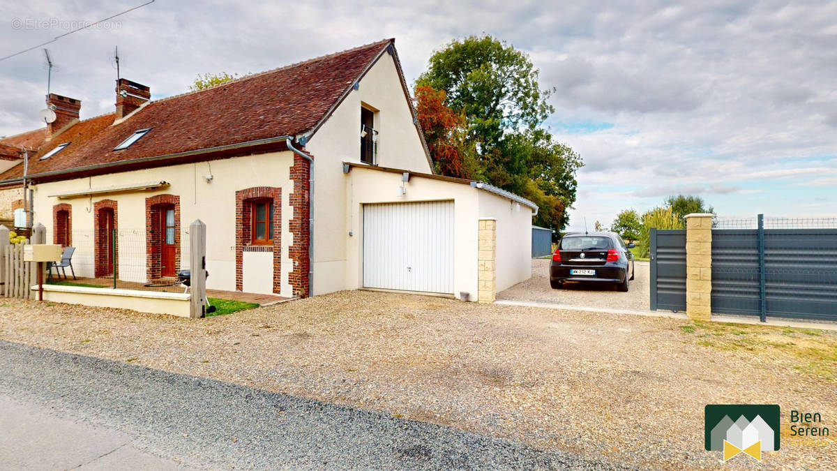 Maison à VAUPILLON