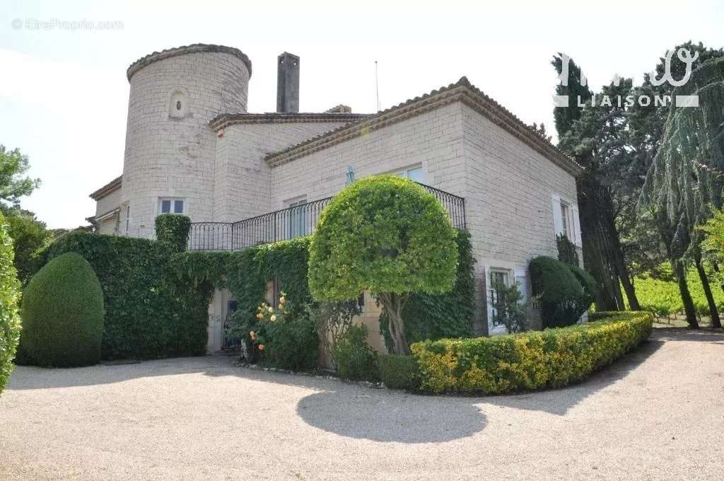 Maison à SAINT-SAUVEUR-DE-CRUZIERES