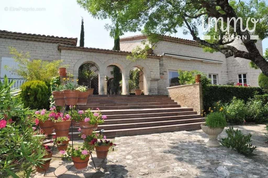 Maison à SAINT-SAUVEUR-DE-CRUZIERES