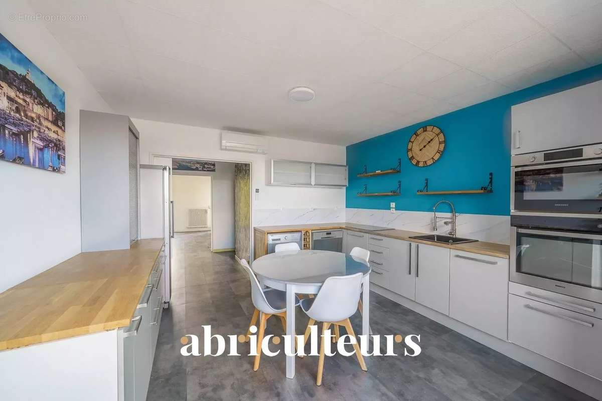 Appartement à MARSEILLE-13E