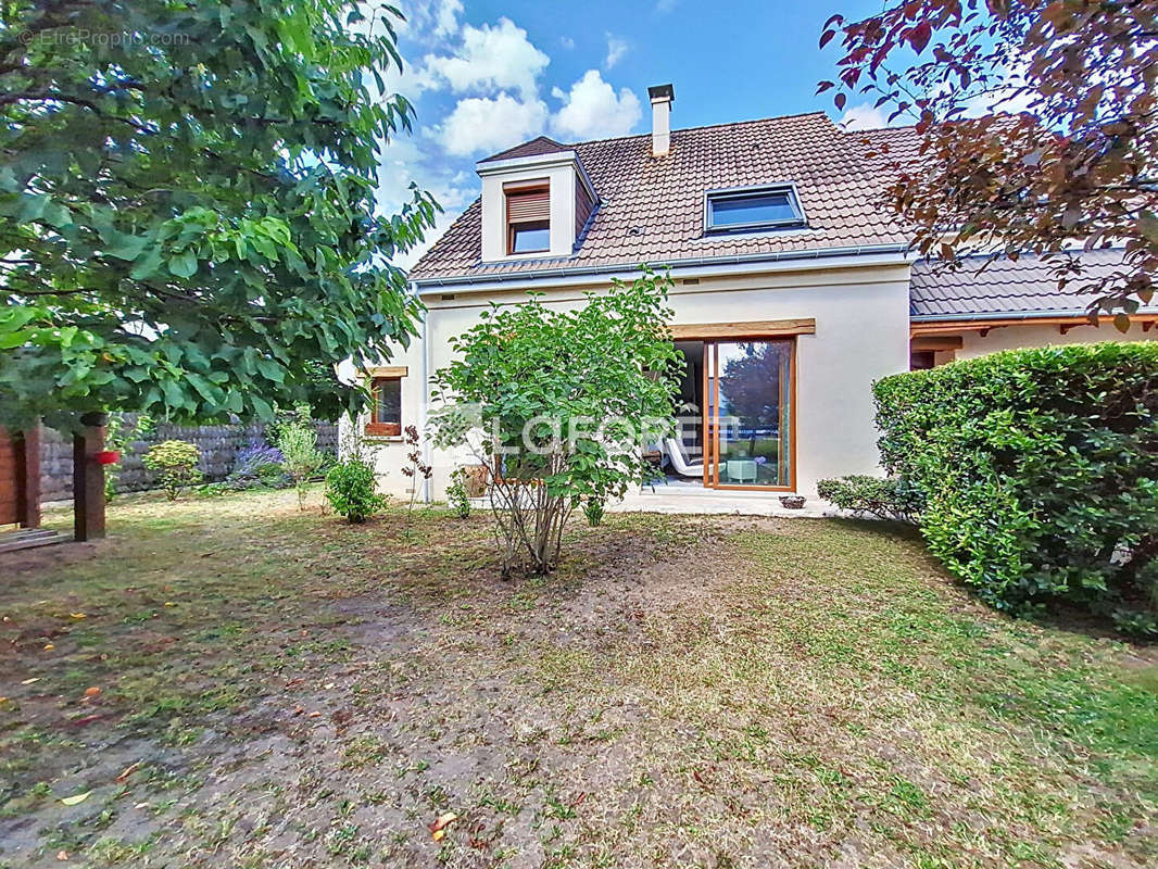 Maison à VERNEUIL-SUR-SEINE