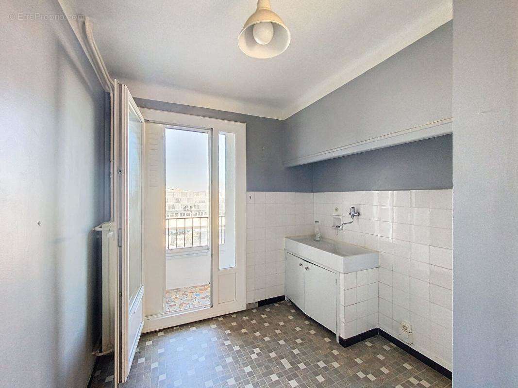 Appartement à MARSEILLE-9E