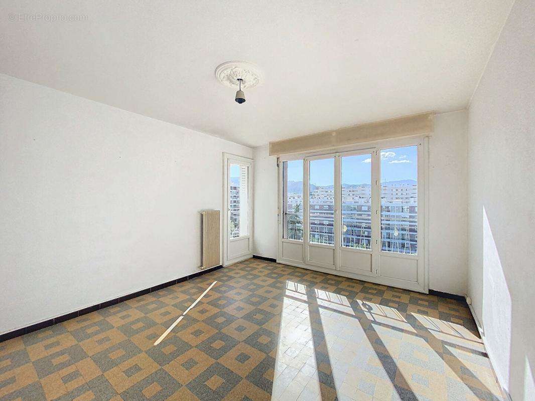 Appartement à MARSEILLE-9E