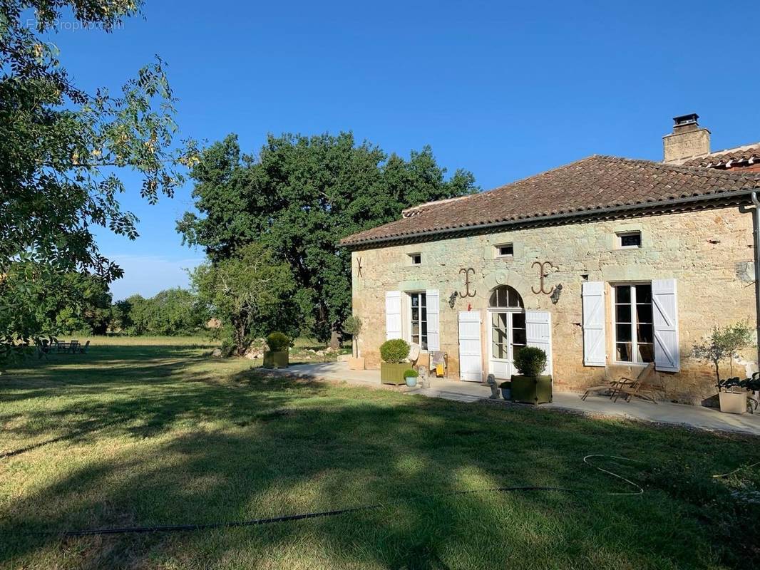 Maison à SAINT-CLAR