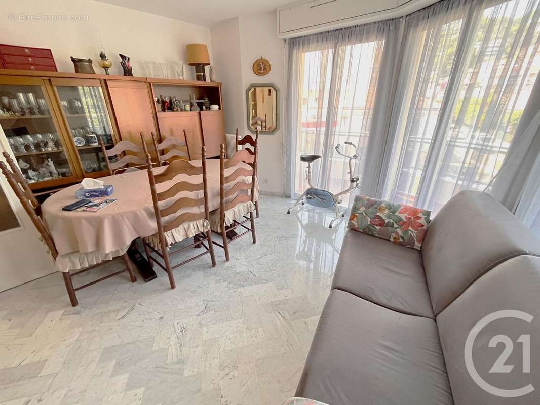 Appartement à ROQUEBRUNE-CAP-MARTIN